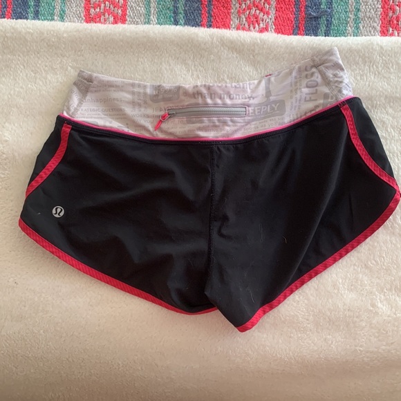 lululemon shorts size 4 - Picture 2 of 2